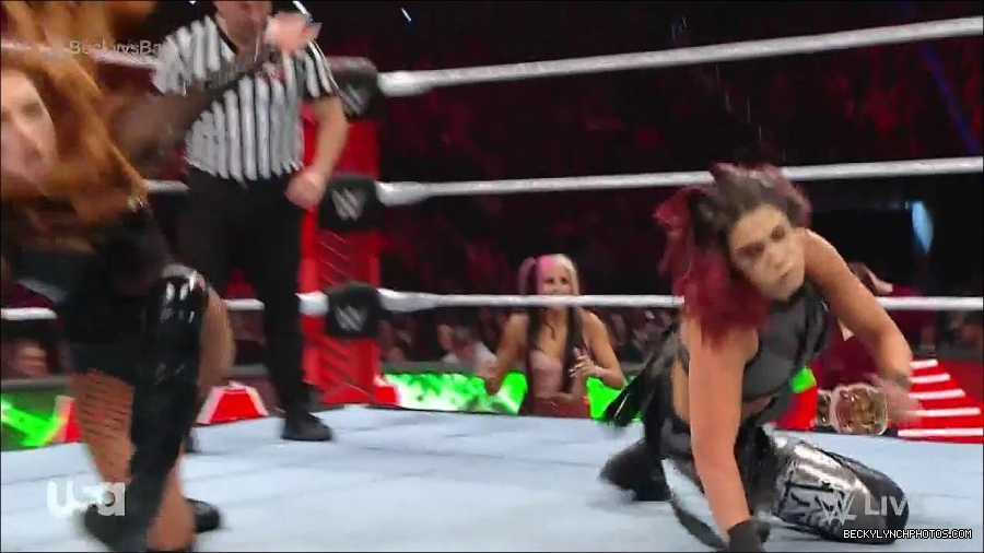 WWE_Monday_Night_Raw_2022_12_19_720p_HDTV_x264-NWCHD_mp4_005953952.jpg