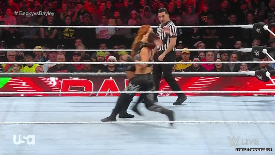 WWE_Monday_Night_Raw_2022_12_19_720p_HDTV_x264-NWCHD_mp4_005955954.jpg