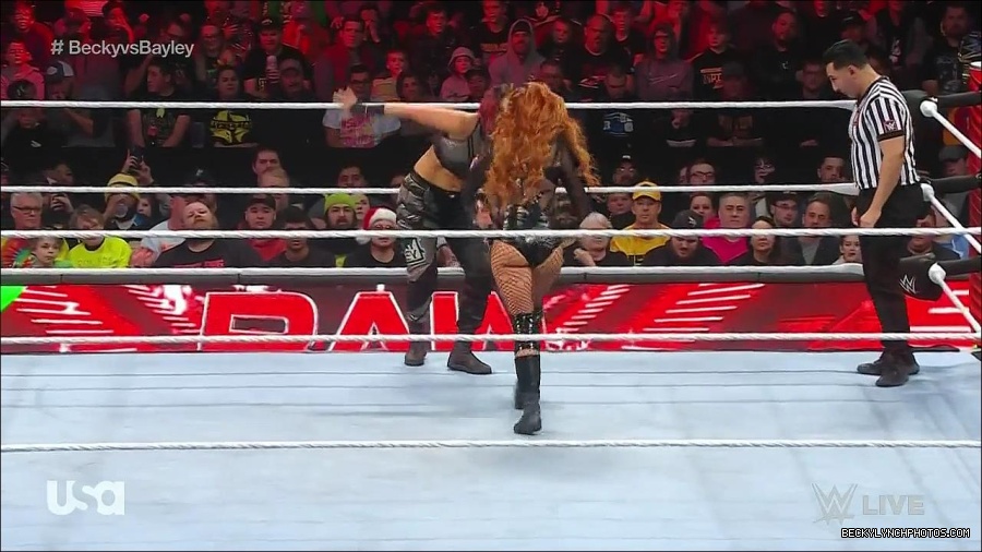 WWE_Monday_Night_Raw_2022_12_19_720p_HDTV_x264-NWCHD_mp4_005959558.jpg