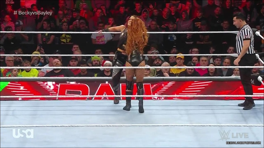 WWE_Monday_Night_Raw_2022_12_19_720p_HDTV_x264-NWCHD_mp4_005959958.jpg