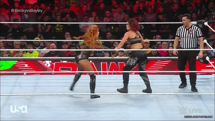 WWE_Monday_Night_Raw_2022_12_19_720p_HDTV_x264-NWCHD_mp4_005962761.jpg