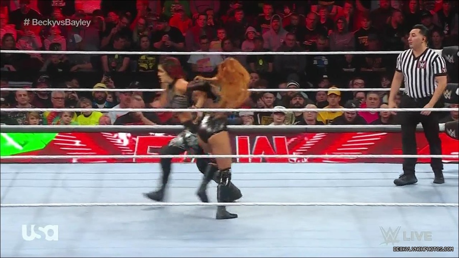 WWE_Monday_Night_Raw_2022_12_19_720p_HDTV_x264-NWCHD_mp4_005963562.jpg