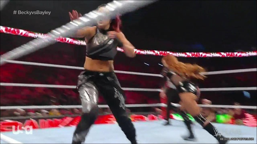WWE_Monday_Night_Raw_2022_12_19_720p_HDTV_x264-NWCHD_mp4_005963962.jpg