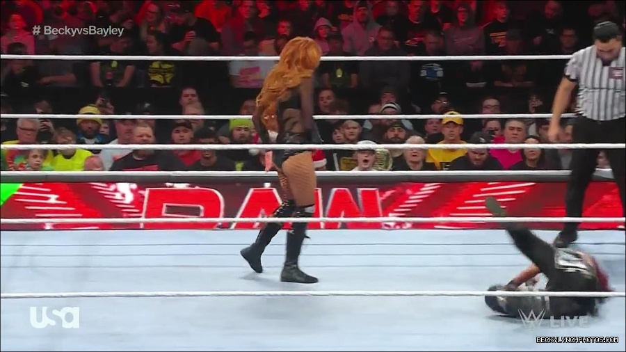 WWE_Monday_Night_Raw_2022_12_19_720p_HDTV_x264-NWCHD_mp4_005966765.jpg