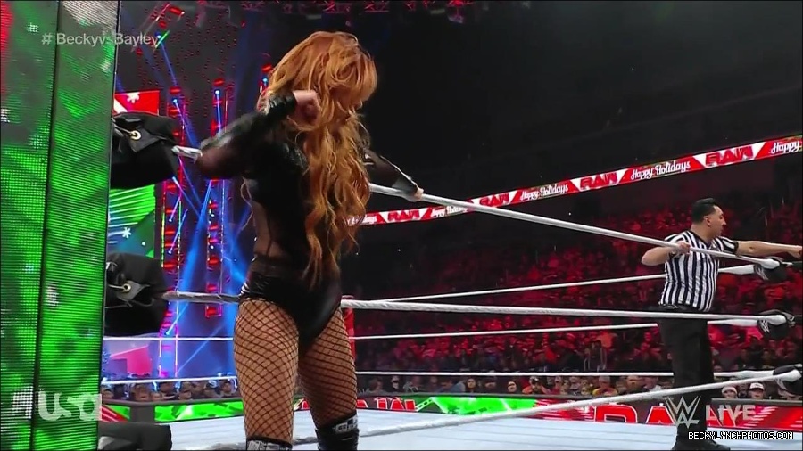 WWE_Monday_Night_Raw_2022_12_19_720p_HDTV_x264-NWCHD_mp4_005971970.jpg