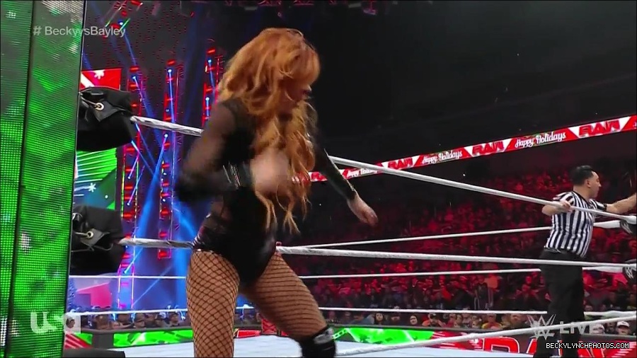 WWE_Monday_Night_Raw_2022_12_19_720p_HDTV_x264-NWCHD_mp4_005972370.jpg