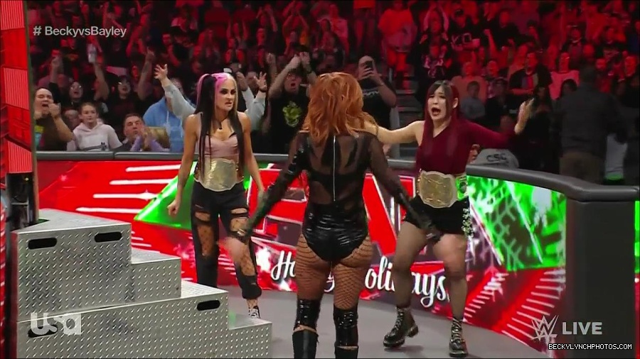 WWE_Monday_Night_Raw_2022_12_19_720p_HDTV_x264-NWCHD_mp4_005977976.jpg