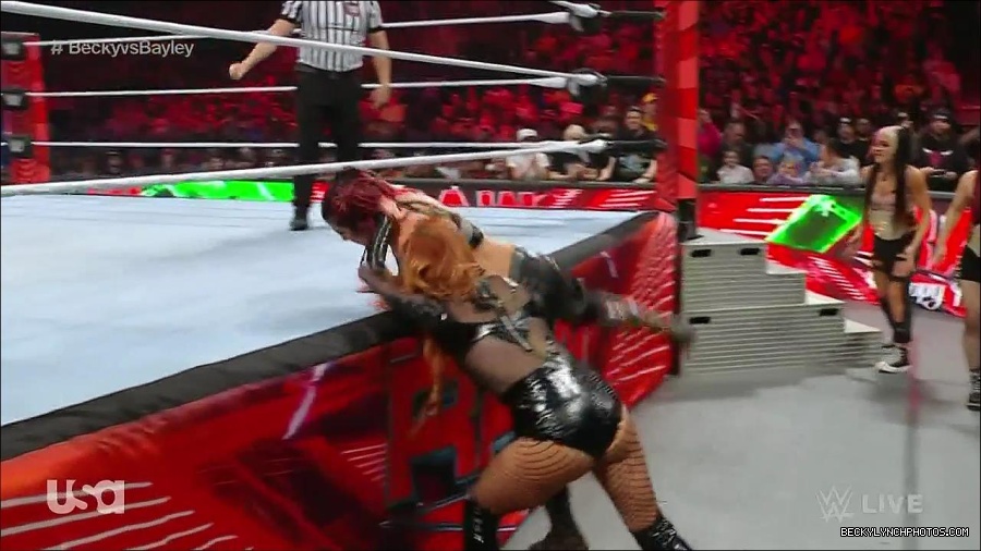 WWE_Monday_Night_Raw_2022_12_19_720p_HDTV_x264-NWCHD_mp4_005981980.jpg