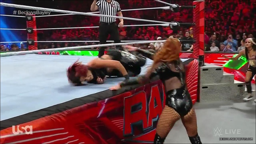 WWE_Monday_Night_Raw_2022_12_19_720p_HDTV_x264-NWCHD_mp4_005982380.jpg