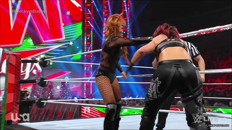 WWE_Monday_Night_Raw_2022_12_19_720p_HDTV_x264-NWCHD_mp4_005990388.jpg
