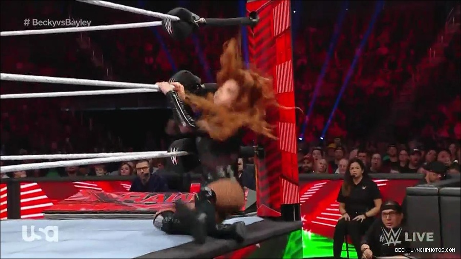 WWE_Monday_Night_Raw_2022_12_19_720p_HDTV_x264-NWCHD_mp4_005995193.jpg