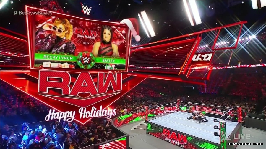 WWE_Monday_Night_Raw_2022_12_19_720p_HDTV_x264-NWCHD_mp4_006009908.jpg