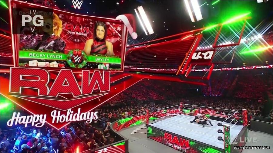 WWE_Monday_Night_Raw_2022_12_19_720p_HDTV_x264-NWCHD_mp4_006010709.jpg