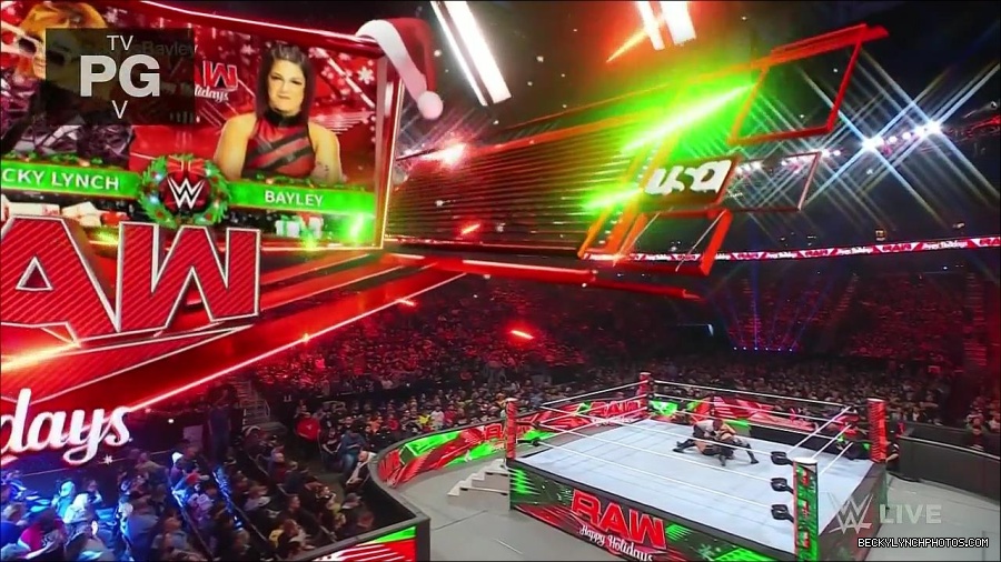 WWE_Monday_Night_Raw_2022_12_19_720p_HDTV_x264-NWCHD_mp4_006011910.jpg
