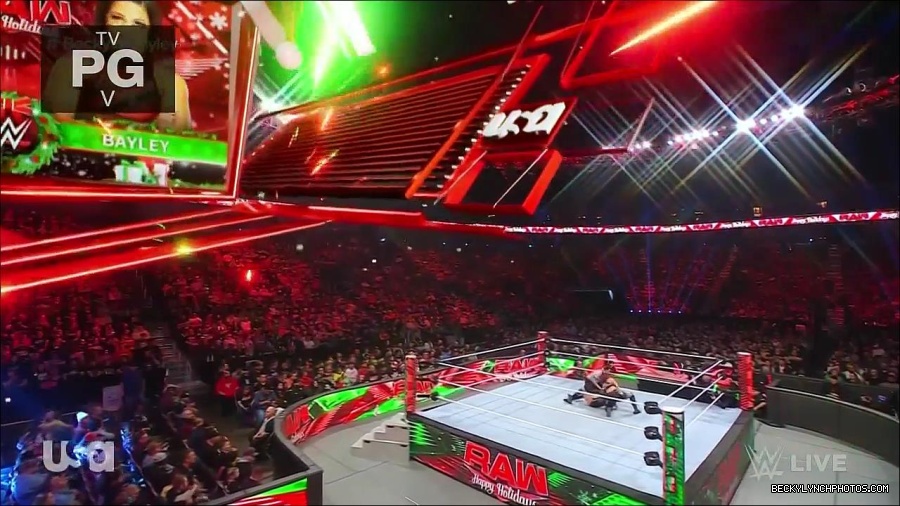 WWE_Monday_Night_Raw_2022_12_19_720p_HDTV_x264-NWCHD_mp4_006013112.jpg