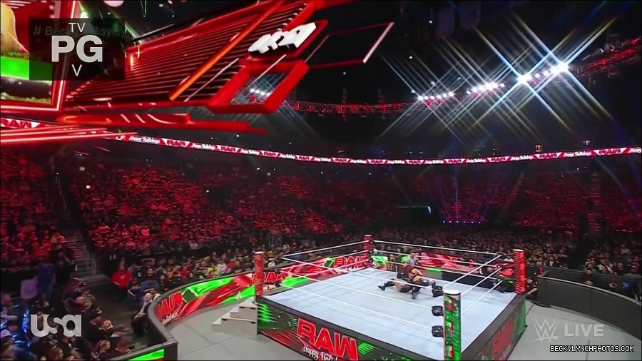 WWE_Monday_Night_Raw_2022_12_19_720p_HDTV_x264-NWCHD_mp4_006014313.jpg