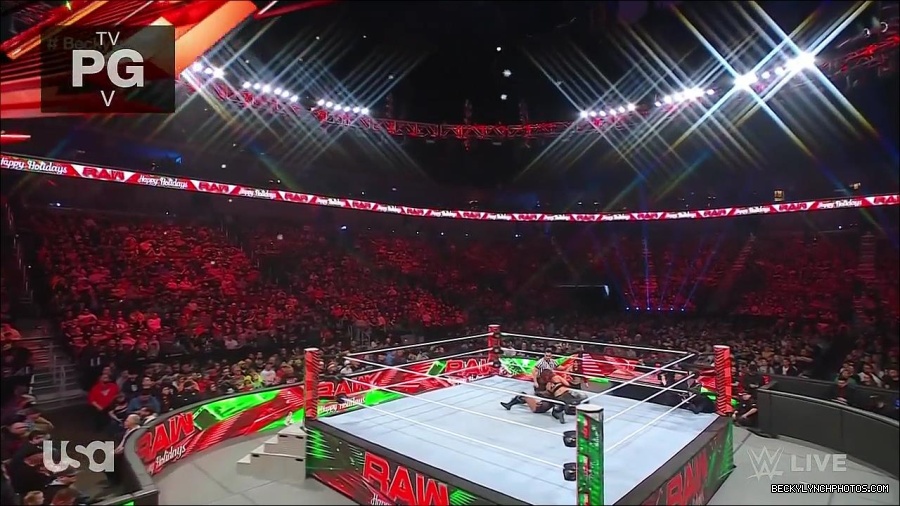 WWE_Monday_Night_Raw_2022_12_19_720p_HDTV_x264-NWCHD_mp4_006015514.jpg
