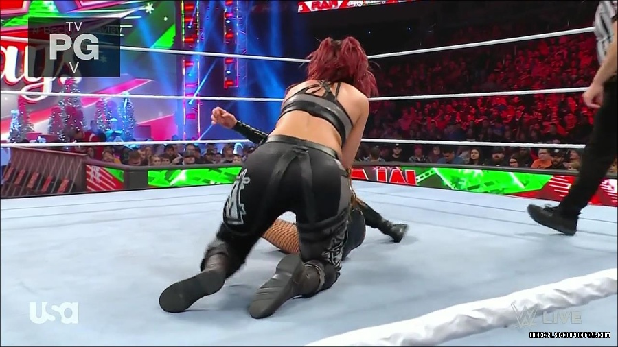 WWE_Monday_Night_Raw_2022_12_19_720p_HDTV_x264-NWCHD_mp4_006018717.jpg
