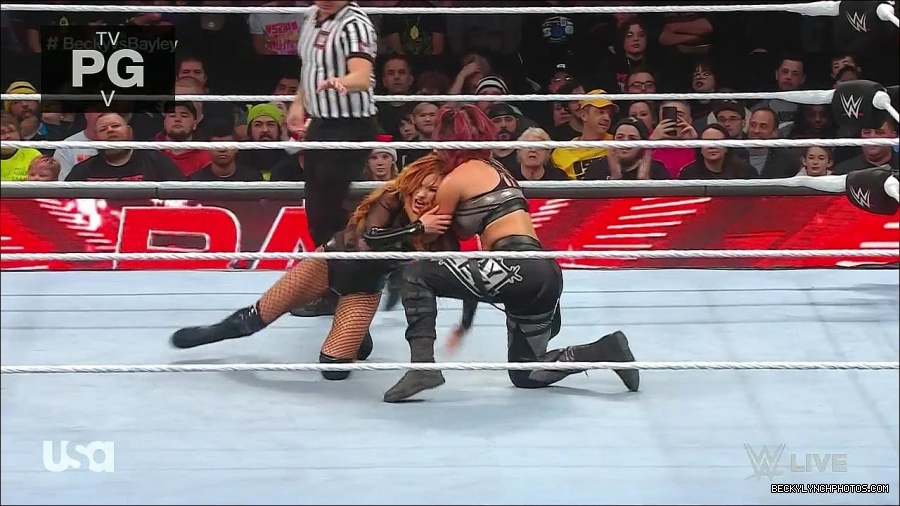 WWE_Monday_Night_Raw_2022_12_19_720p_HDTV_x264-NWCHD_mp4_006019518.jpg