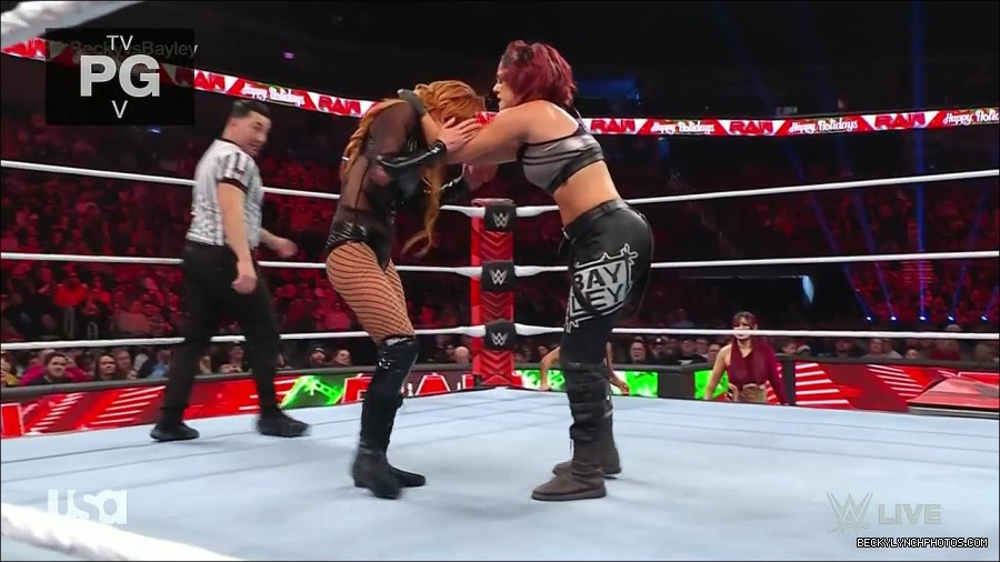 WWE_Monday_Night_Raw_2022_12_19_720p_HDTV_x264-NWCHD_mp4_006023122.jpg