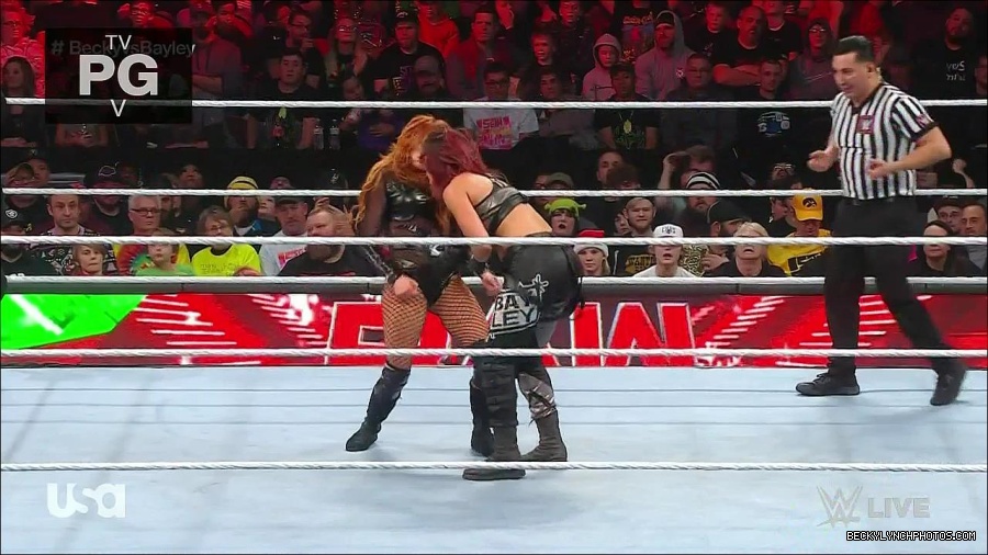 WWE_Monday_Night_Raw_2022_12_19_720p_HDTV_x264-NWCHD_mp4_006024723.jpg