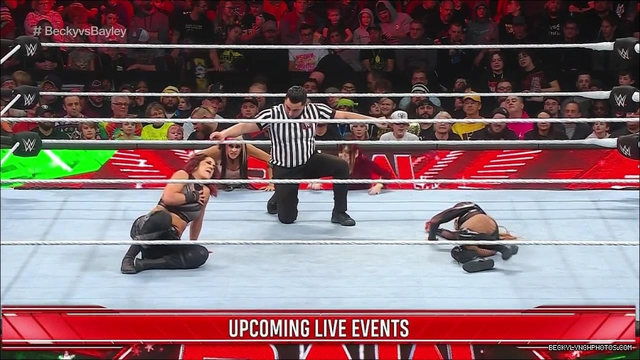 WWE_Monday_Night_Raw_2022_12_19_720p_HDTV_x264-NWCHD_mp4_006079011.jpg