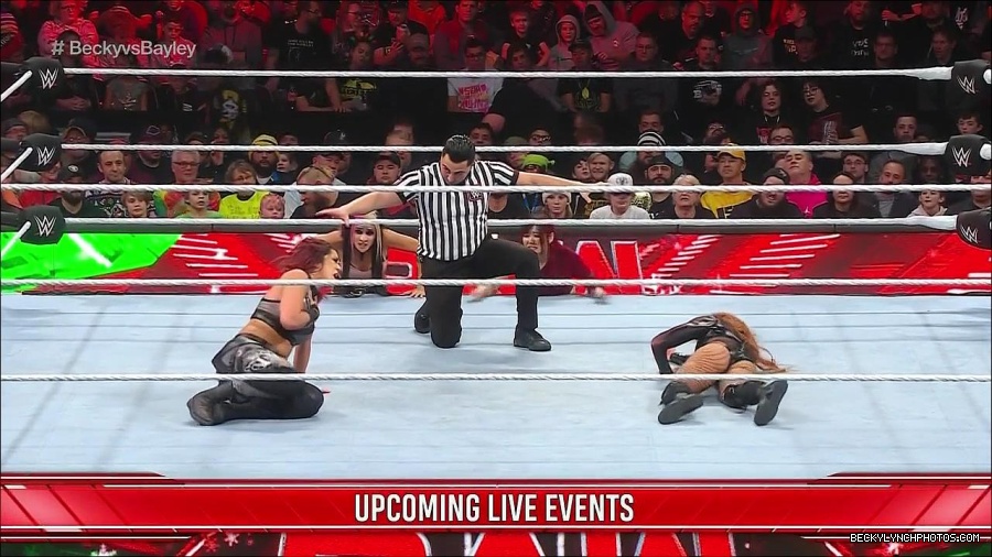 WWE_Monday_Night_Raw_2022_12_19_720p_HDTV_x264-NWCHD_mp4_006079411.jpg