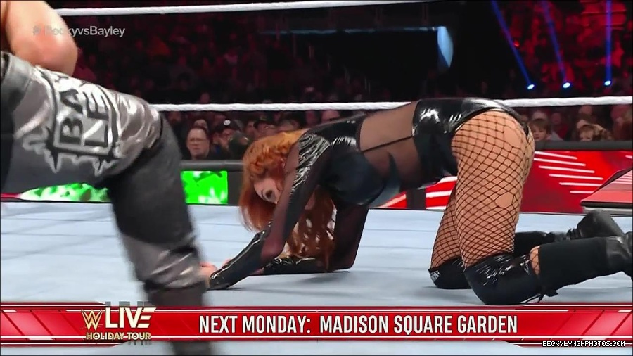 WWE_Monday_Night_Raw_2022_12_19_720p_HDTV_x264-NWCHD_mp4_006081580.jpg