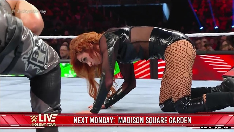 WWE_Monday_Night_Raw_2022_12_19_720p_HDTV_x264-NWCHD_mp4_006081980.jpg