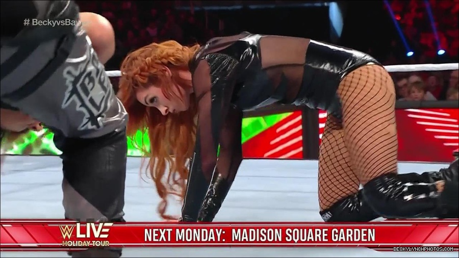 WWE_Monday_Night_Raw_2022_12_19_720p_HDTV_x264-NWCHD_mp4_006082214.jpg
