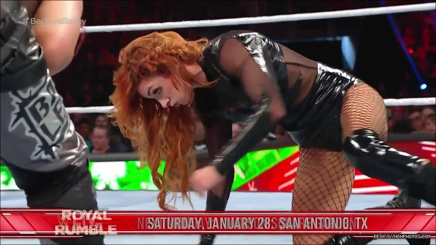 WWE_Monday_Night_Raw_2022_12_19_720p_HDTV_x264-NWCHD_mp4_006083015.jpg