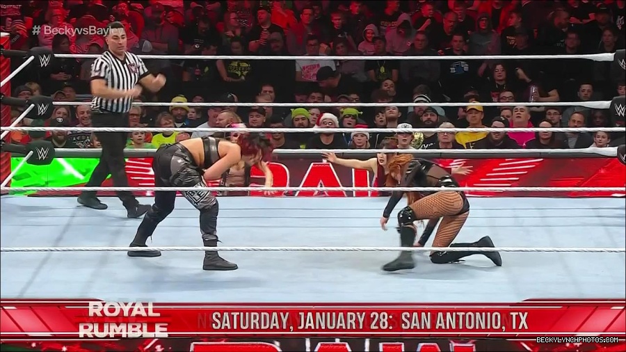 WWE_Monday_Night_Raw_2022_12_19_720p_HDTV_x264-NWCHD_mp4_006083082.jpg