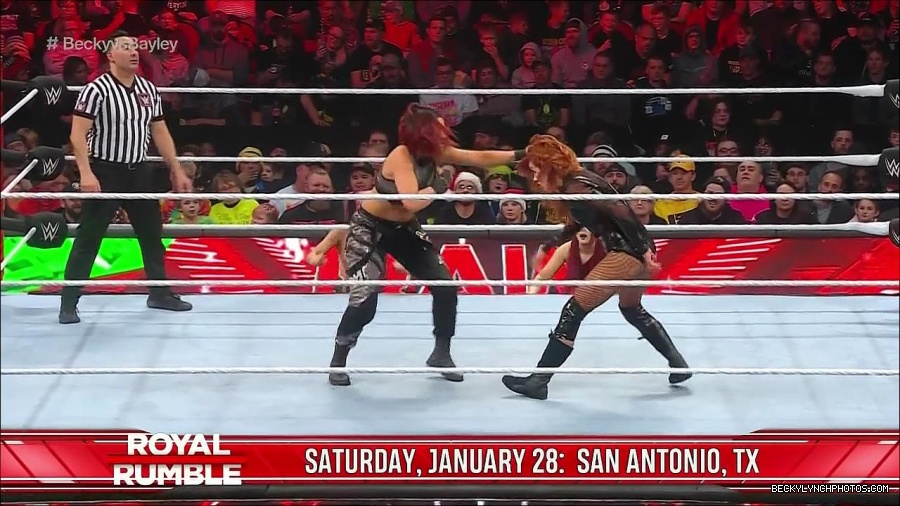 WWE_Monday_Night_Raw_2022_12_19_720p_HDTV_x264-NWCHD_mp4_006084783.jpg