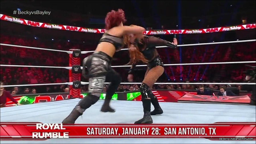 WWE_Monday_Night_Raw_2022_12_19_720p_HDTV_x264-NWCHD_mp4_006085184.jpg