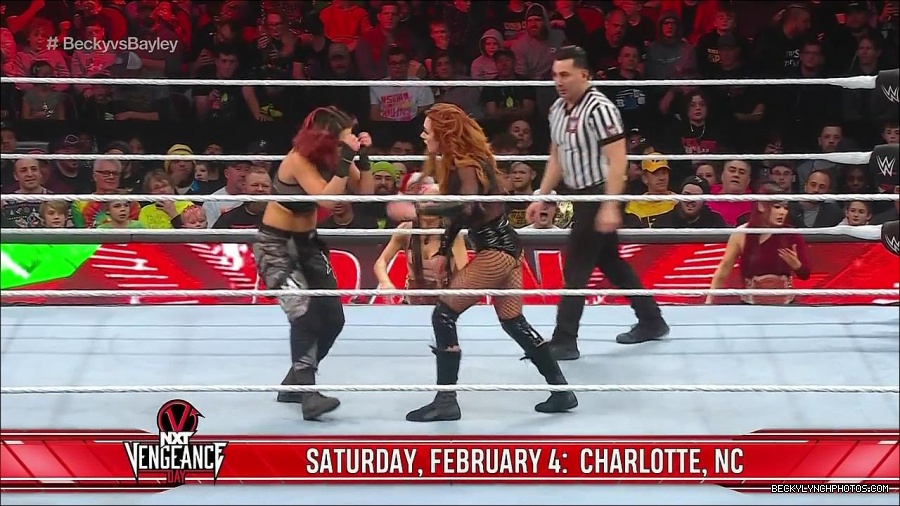 WWE_Monday_Night_Raw_2022_12_19_720p_HDTV_x264-NWCHD_mp4_006088220.jpg