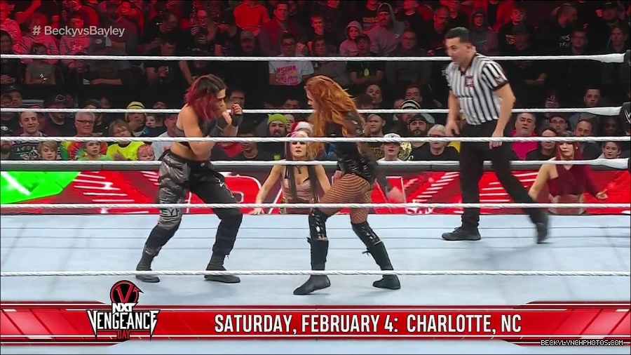 WWE_Monday_Night_Raw_2022_12_19_720p_HDTV_x264-NWCHD_mp4_006088620.jpg