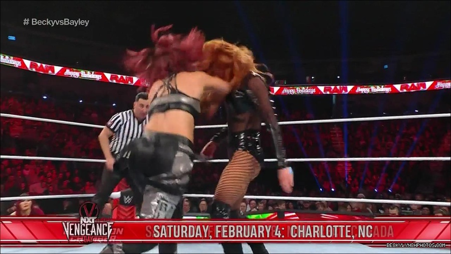 WWE_Monday_Night_Raw_2022_12_19_720p_HDTV_x264-NWCHD_mp4_006089588.jpg