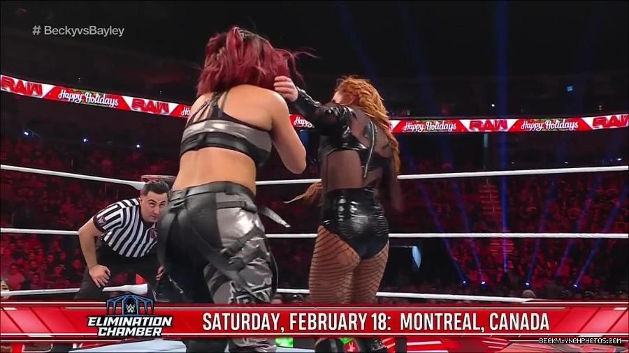 WWE_Monday_Night_Raw_2022_12_19_720p_HDTV_x264-NWCHD_mp4_006090622.jpg