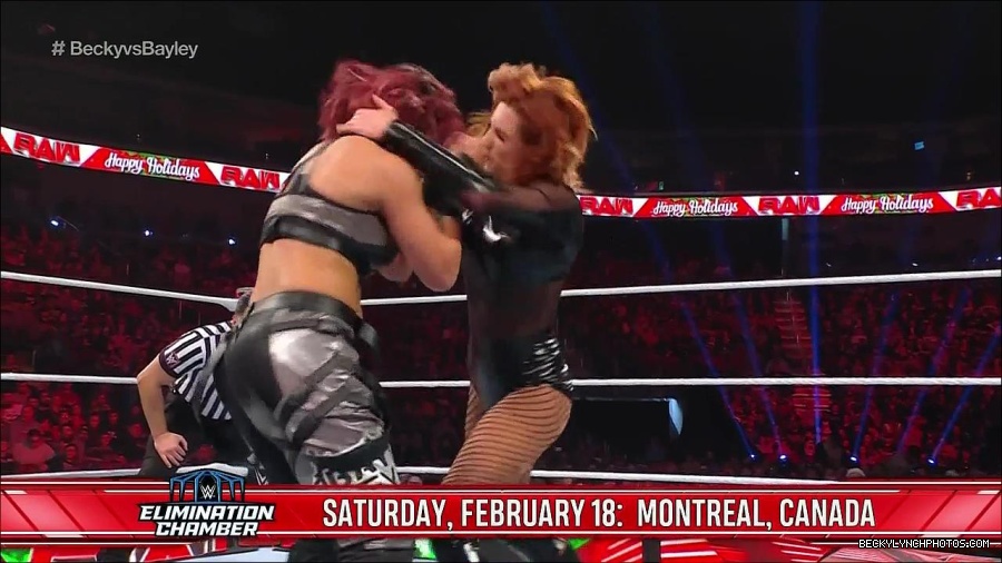 WWE_Monday_Night_Raw_2022_12_19_720p_HDTV_x264-NWCHD_mp4_006091023.jpg