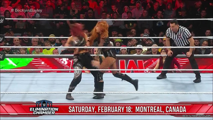 WWE_Monday_Night_Raw_2022_12_19_720p_HDTV_x264-NWCHD_mp4_006091190.jpg