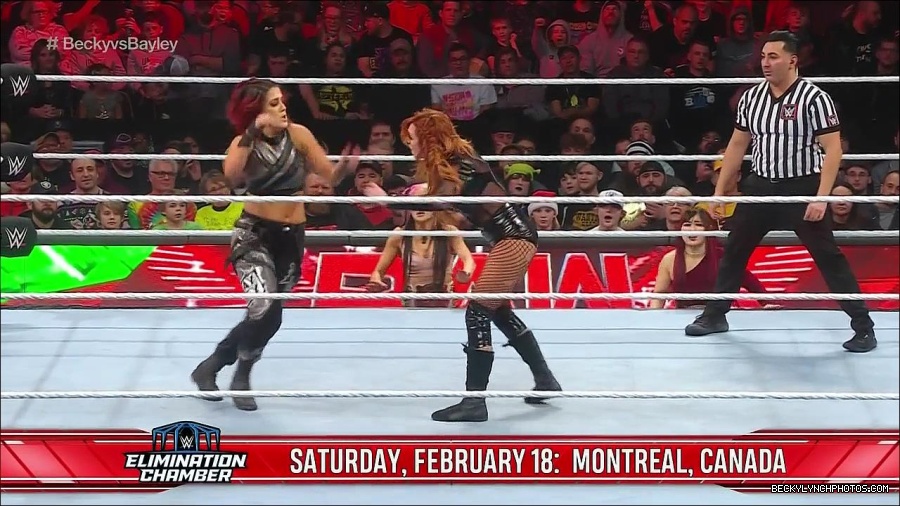 WWE_Monday_Night_Raw_2022_12_19_720p_HDTV_x264-NWCHD_mp4_006091990.jpg