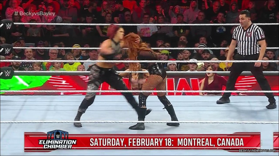 WWE_Monday_Night_Raw_2022_12_19_720p_HDTV_x264-NWCHD_mp4_006092391.jpg