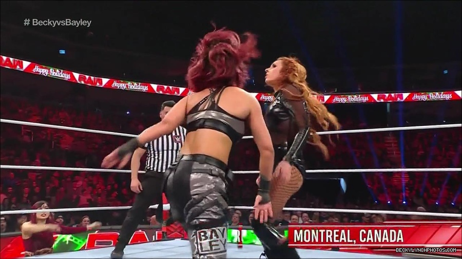 WWE_Monday_Night_Raw_2022_12_19_720p_HDTV_x264-NWCHD_mp4_006093025.jpg