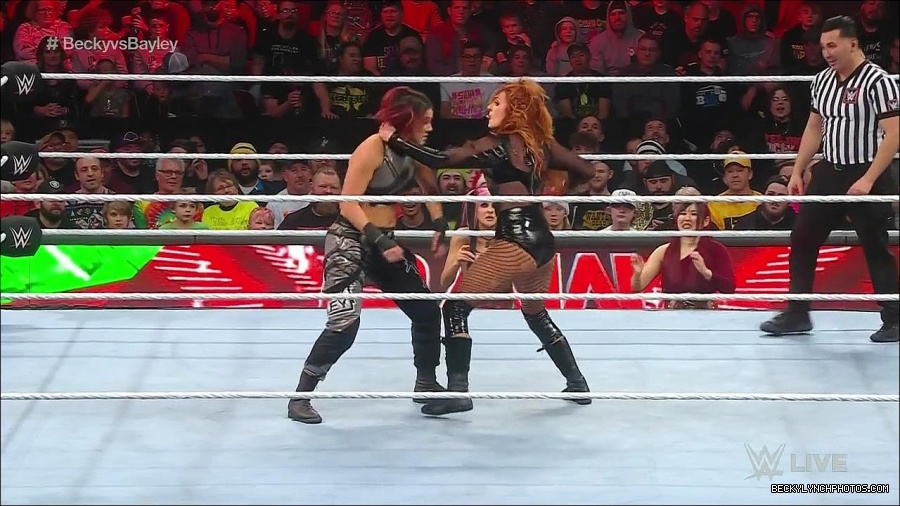 WWE_Monday_Night_Raw_2022_12_19_720p_HDTV_x264-NWCHD_mp4_006097196.jpg