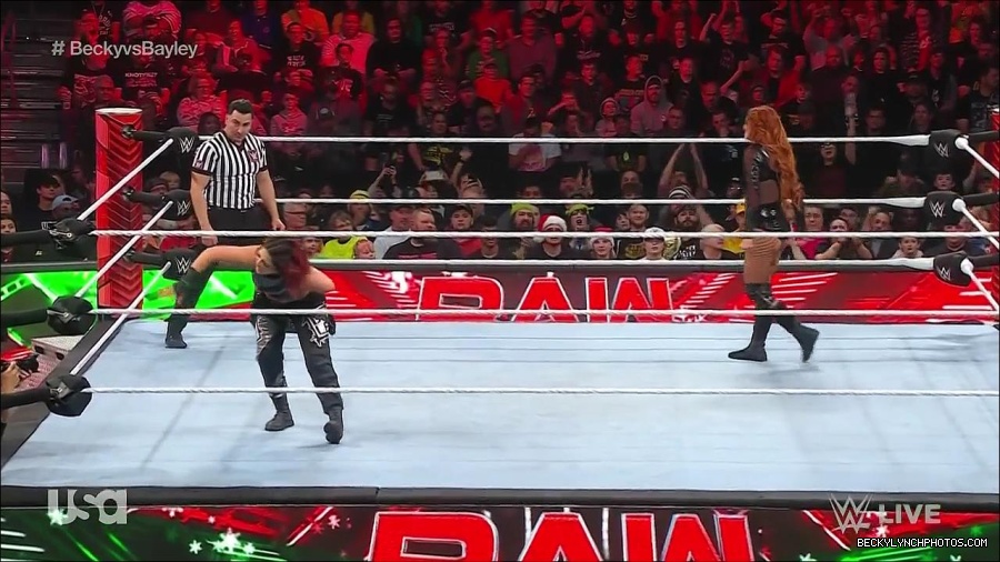 WWE_Monday_Night_Raw_2022_12_19_720p_HDTV_x264-NWCHD_mp4_006120252.jpg