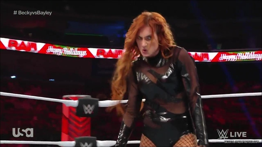WWE_Monday_Night_Raw_2022_12_19_720p_HDTV_x264-NWCHD_mp4_006123055~0.jpg