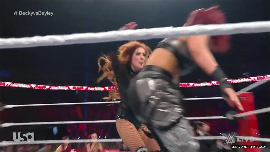WWE_Monday_Night_Raw_2022_12_19_720p_HDTV_x264-NWCHD_mp4_006124256.jpg