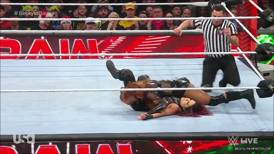 WWE_Monday_Night_Raw_2022_12_19_720p_HDTV_x264-NWCHD_mp4_006139471.jpg