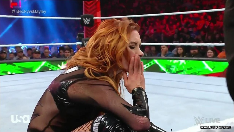 WWE_Monday_Night_Raw_2022_12_19_720p_HDTV_x264-NWCHD_mp4_006145878.jpg