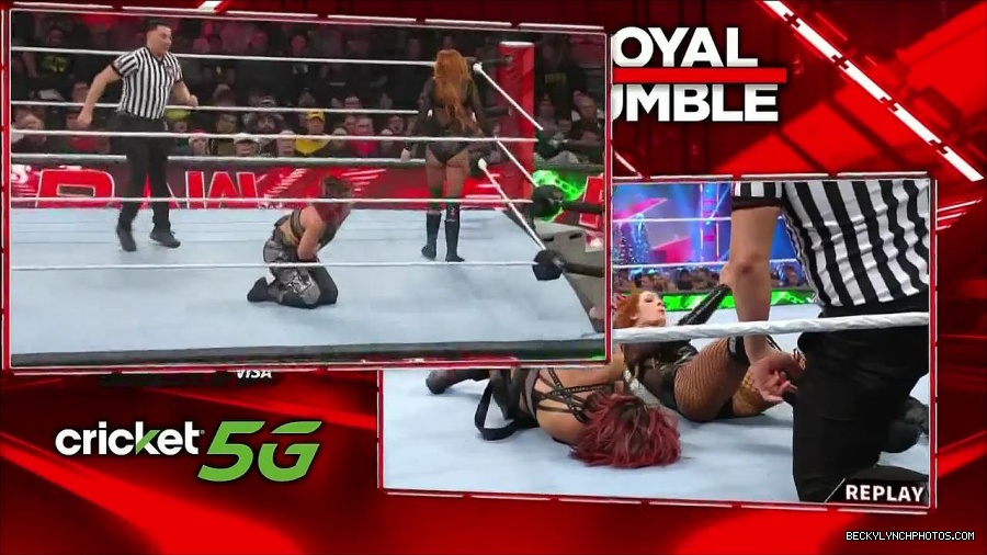 WWE_Monday_Night_Raw_2022_12_19_720p_HDTV_x264-NWCHD_mp4_006159091.jpg